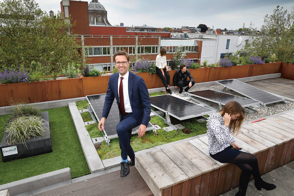 Sjoerd Sjoersma op werkbezoek bij innovatieve bedrijven.