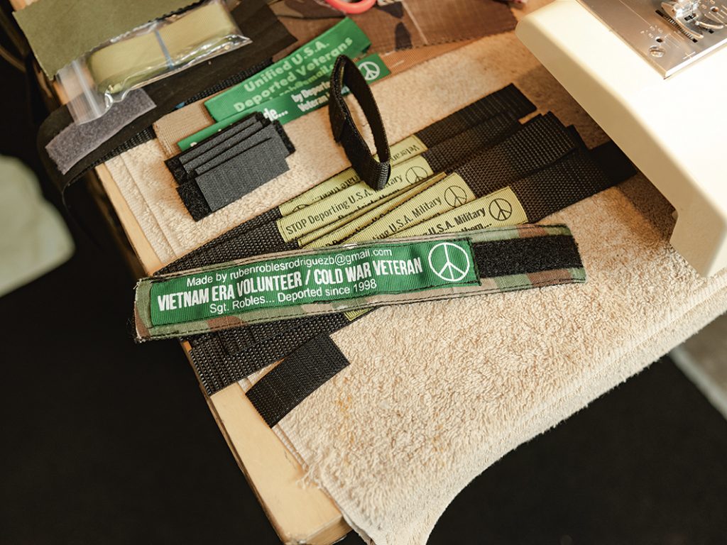 Andres de Leon is geboren in Mexico en verhuisde in 1955, op zijn 12de. naar de VS.