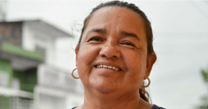 Jani Silva is een Colombiaanse mensenrechtenverdediger die opkomt op voor de belangen van de boeren in het Amazoneparel-reservaat.