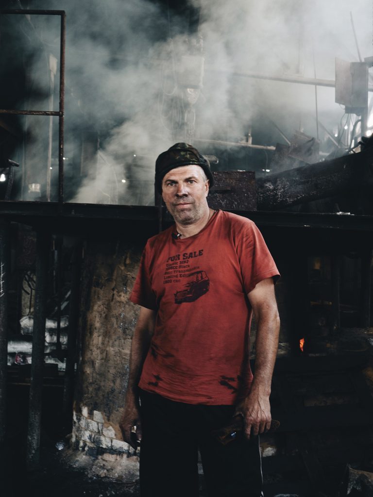 Wadym Minsjuk is de eigenaar van de metaalfabriek in Dytyatky. In Oost-Oekraïne werkte hij in een batterijfabriek.