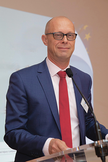 Hoogleraar International Business and Human Rights Cees van Dam