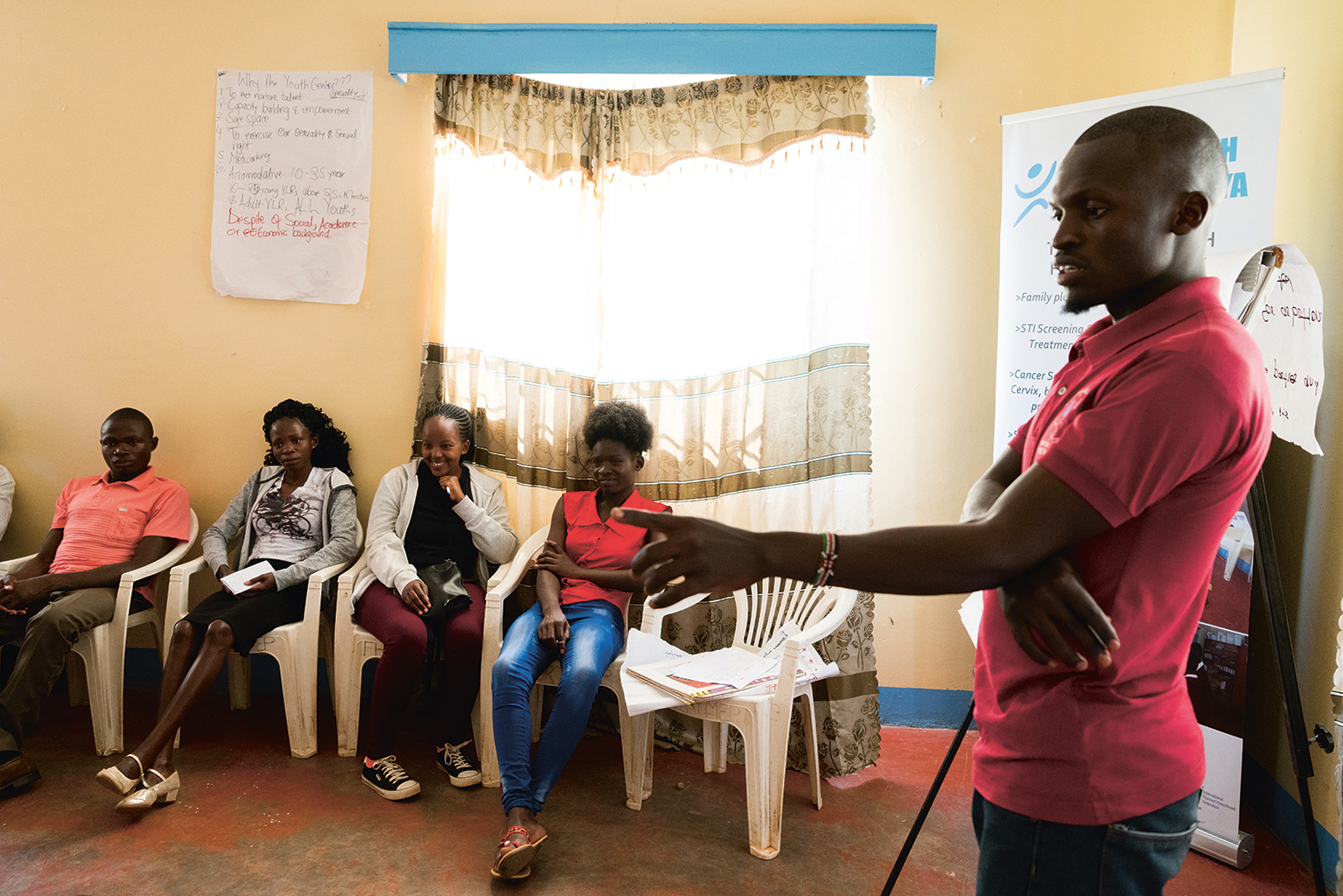 Voorlichting over seksuele gezondheidszorg en veilige abortussen in Bondo, Kenia.
