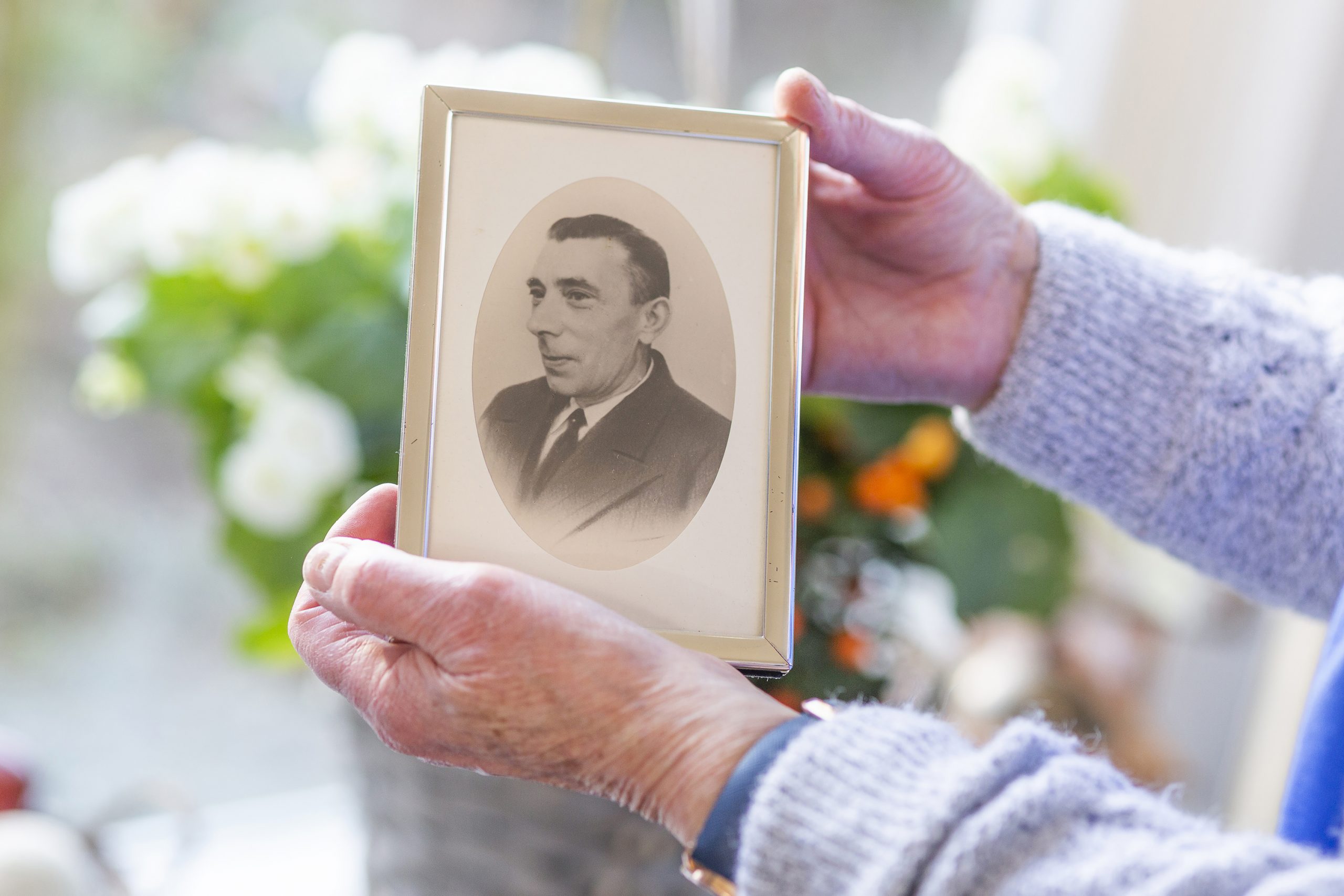 De enige foto die Hilda Bijl ooit van haar vader heeft gezien.