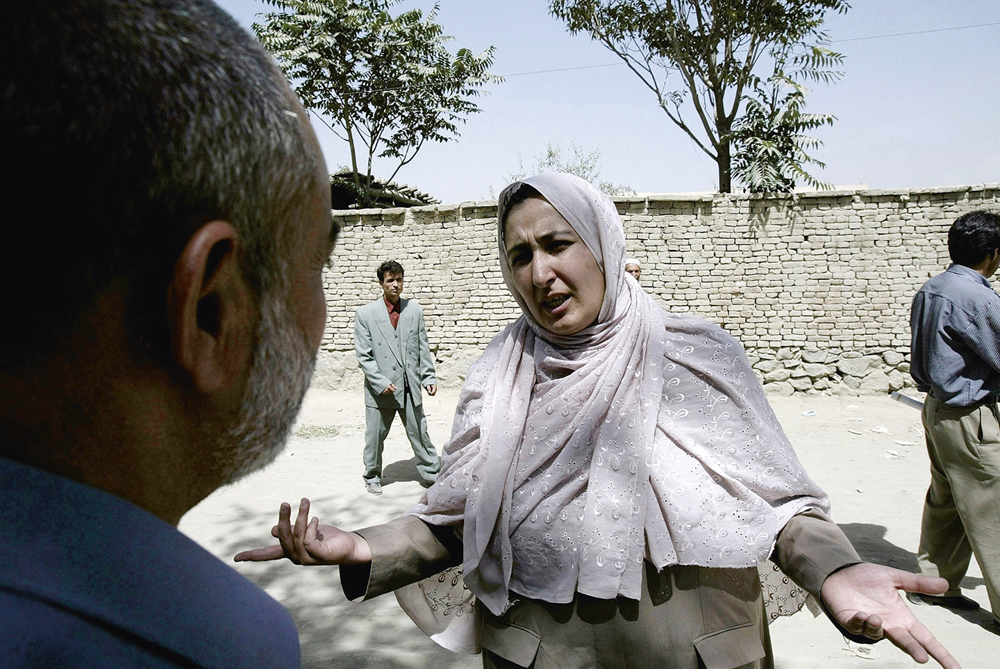 Massouda Jalal in 2004 in Kabul tijdens haar campagne voor het presidentschap.