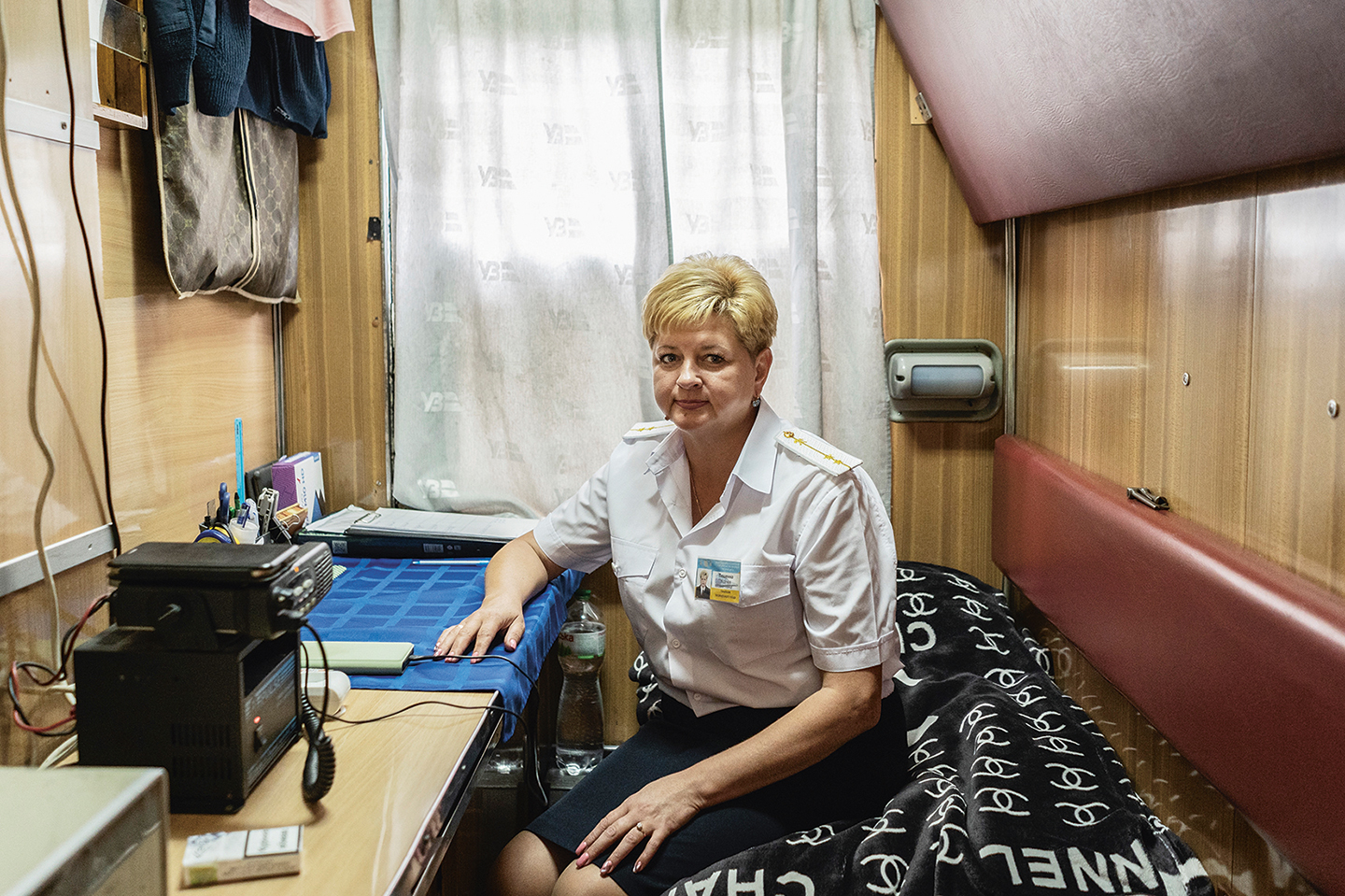 Xenia is hoofdconducteur van de laatste evacuatietrein in de Donbas. Ze werkt al maanden aan één stuk door en is van plan door te gaan zo lang als nodig is.
