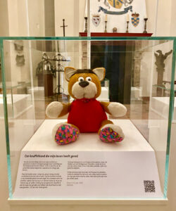 listen warhood museum