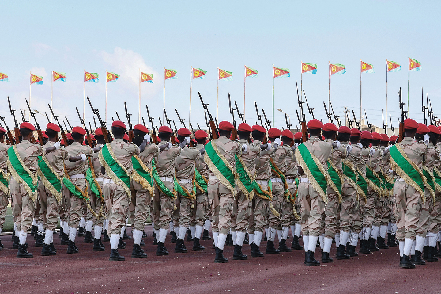 In Eritrea geldt voor vrijwel alle burgers een soms levenslange dienstplicht.