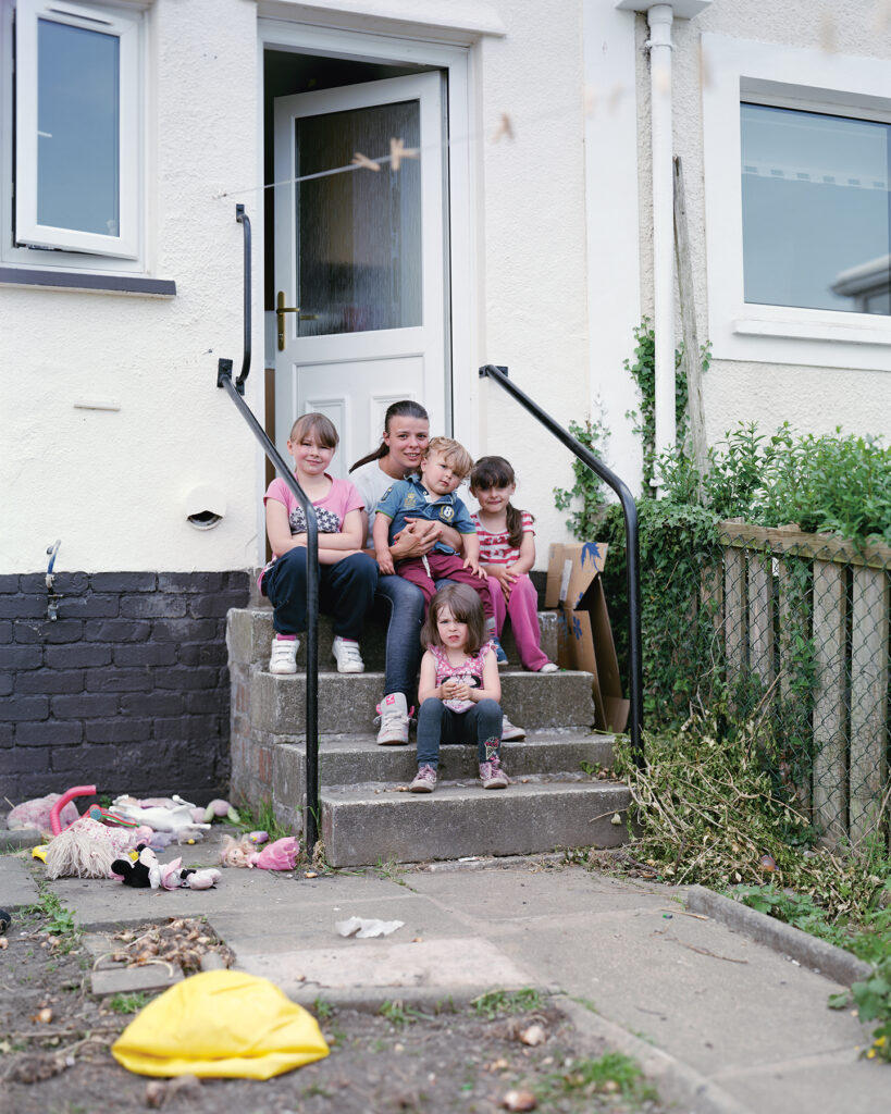 Dochter Donna met haar kinderen. (Uit de serie Thatcher's Children)