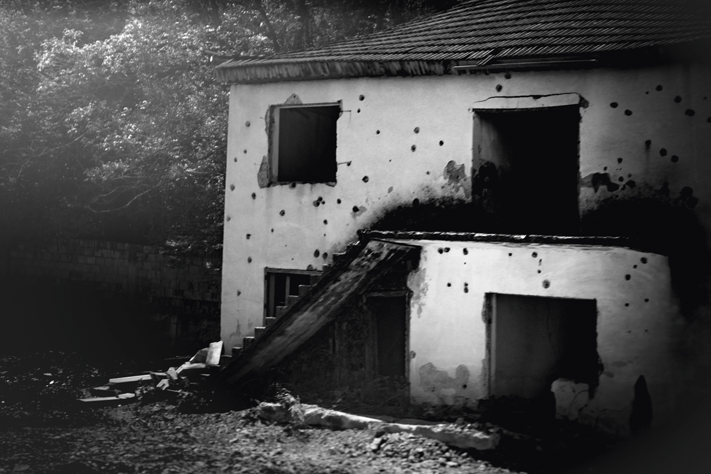 War House Kosovo - Febe Meijnen