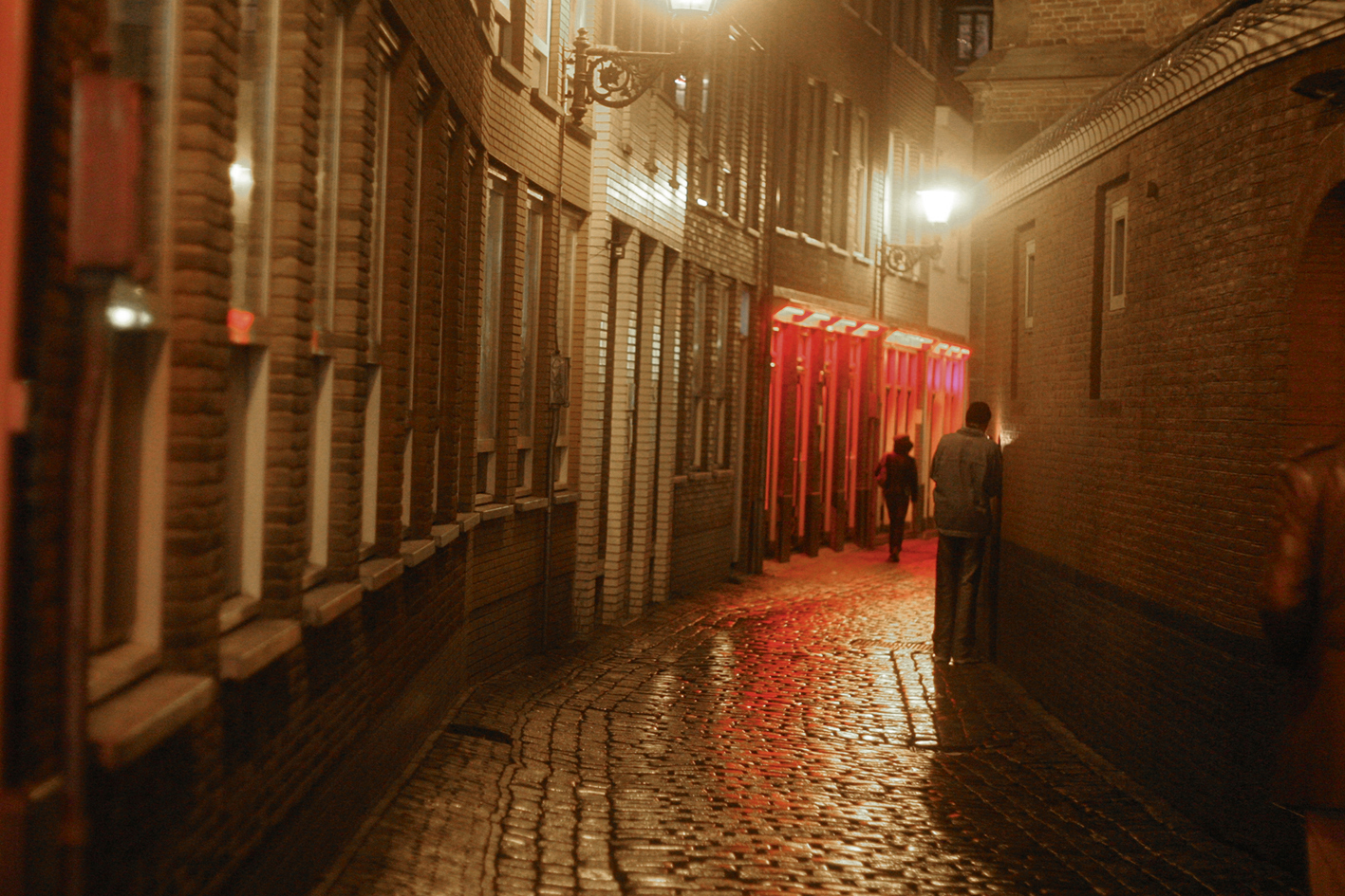 De Wallen, Oudekerksplein, Amsterdam 2005.