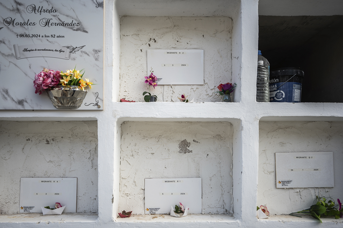 Veel migranten die de dood vonden onderweg naar het eiland, werden begraven op de gemeentelijke begraafplaats van El Pinar in het zuiden van El Hierro.
